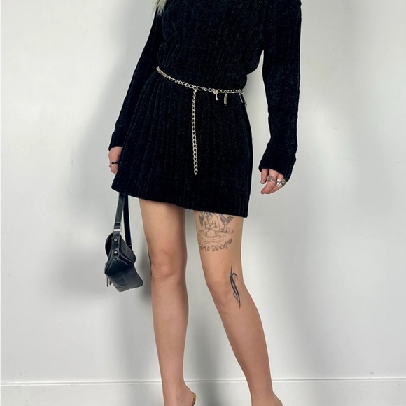 BCBG Elegant Black Turtleneck Sweater Dress. <<<<140>>>>> - Picture 3 of 8